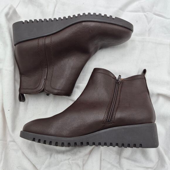 NEW Eurosoft Women's Dallan Wedge Bootie Brown size 7 - Picture 2 of 6